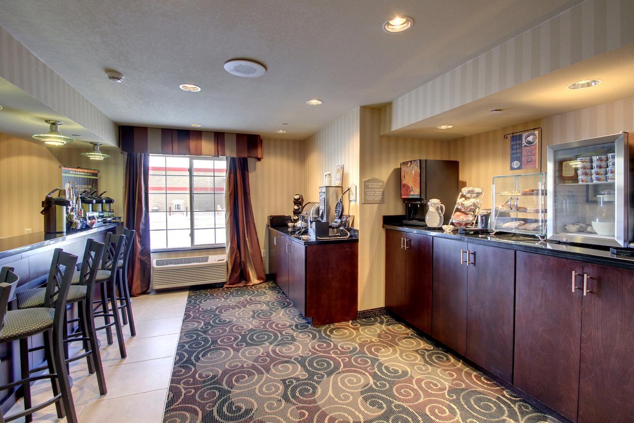 Cobblestone Inn & Suites - Carrington エクステリア 写真
