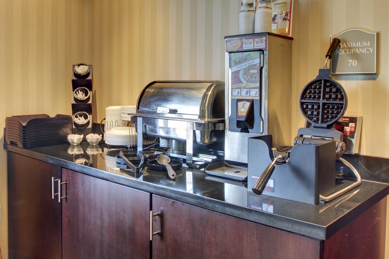 Cobblestone Inn & Suites - Carrington エクステリア 写真
