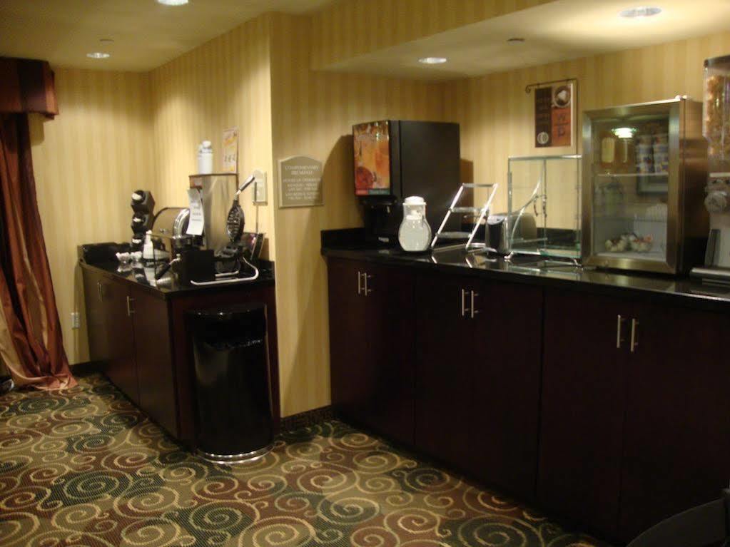 Cobblestone Inn & Suites - Carrington エクステリア 写真