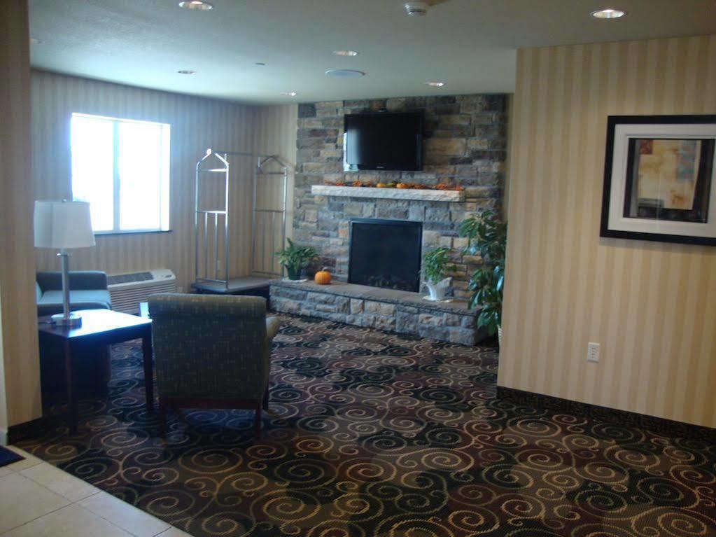 Cobblestone Inn & Suites - Carrington エクステリア 写真
