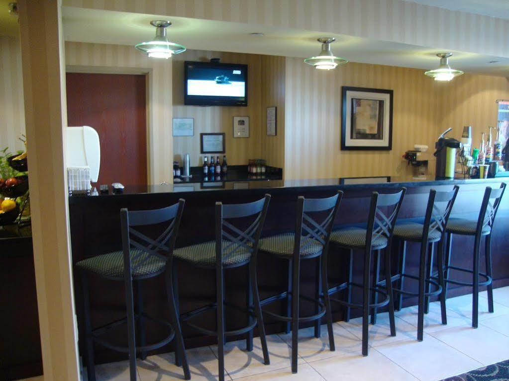 Cobblestone Inn & Suites - Carrington エクステリア 写真