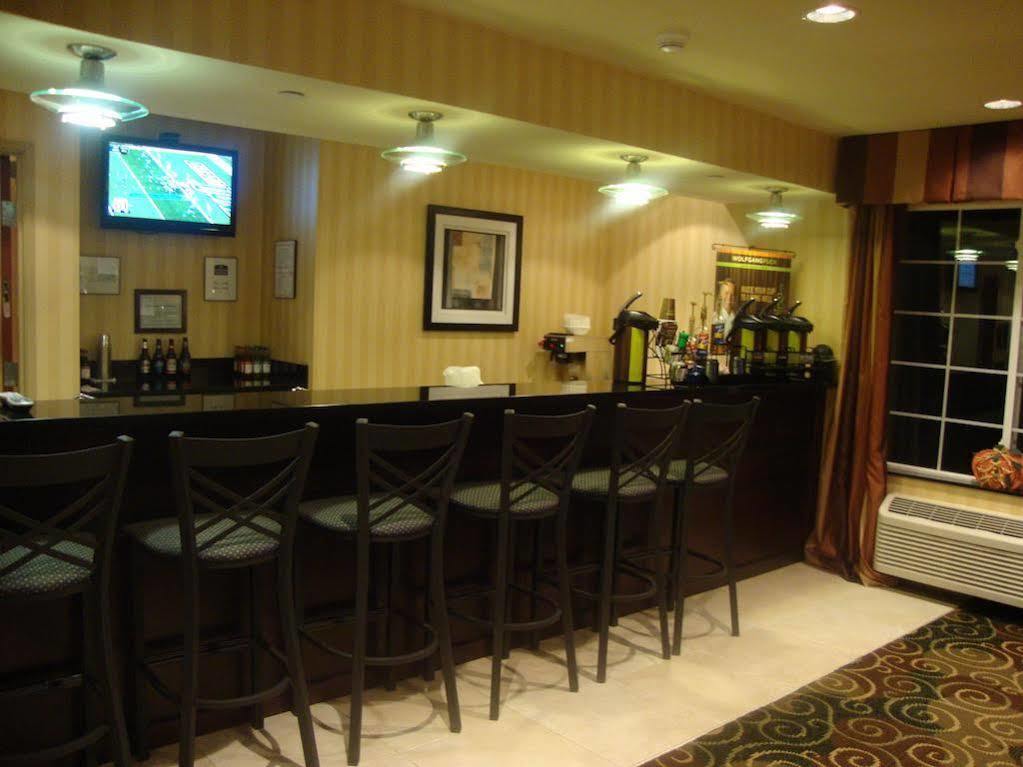 Cobblestone Inn & Suites - Carrington エクステリア 写真