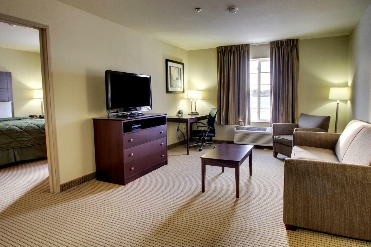 Cobblestone Inn & Suites - Carrington エクステリア 写真